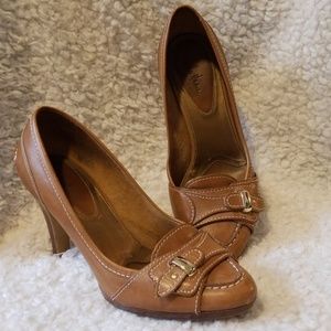 Cole Haan taupe leather heels